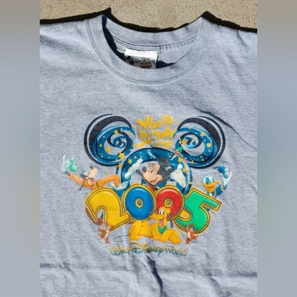 Y2K 2005 Walt Disney World Mickey Mouse Youth T-Shirt Size (XL)